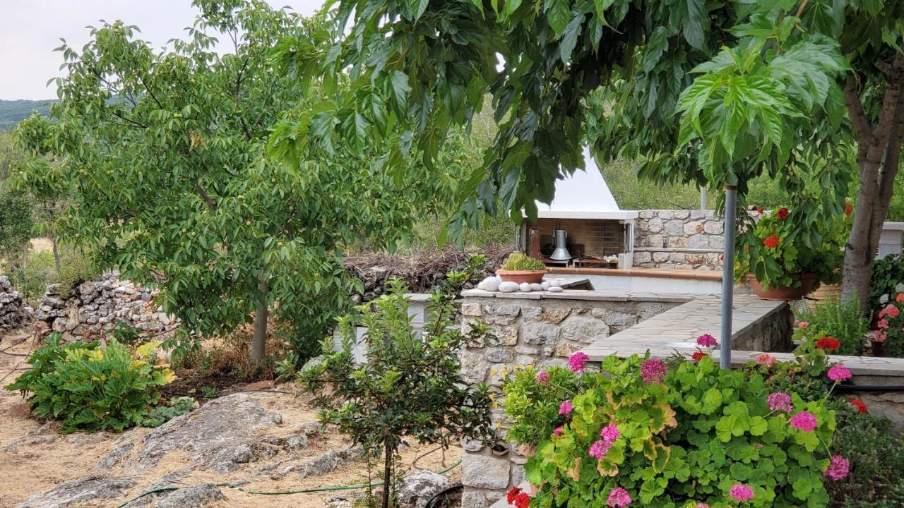 Arcadian Stone House In A Quiet Landscape, Leonidion Poúlithra Exterior foto