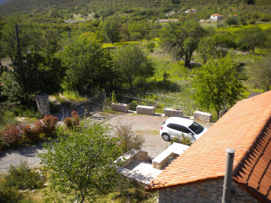 Arcadian Stone House In A Quiet Landscape, Leonidion Poúlithra Exterior foto