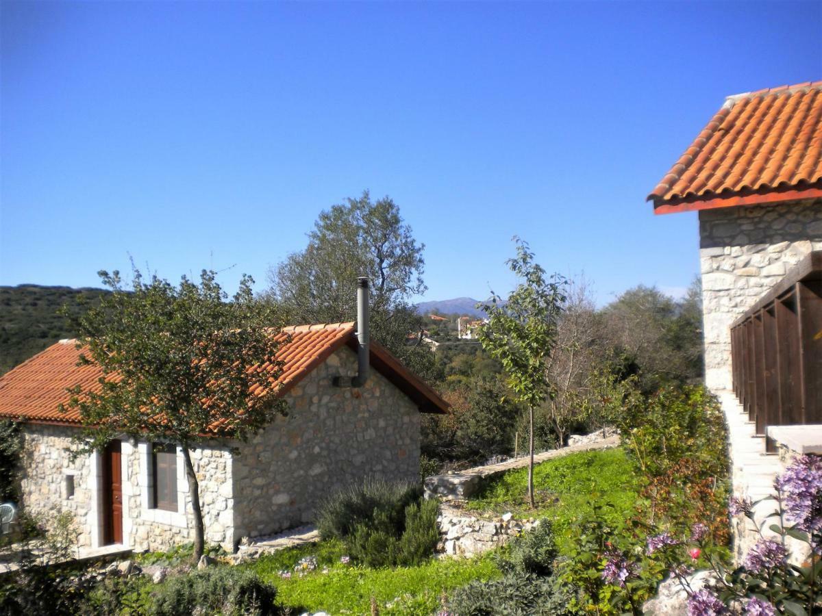 Arcadian Stone House In A Quiet Landscape, Leonidion Poúlithra Exterior foto